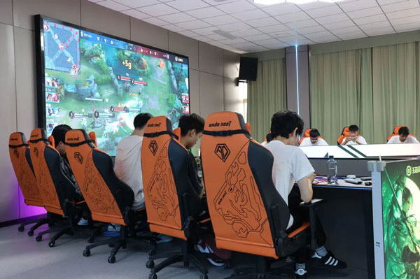 燃情电竞，逐梦校园！石家庄法商首届电子竞技运动会邀你参战！